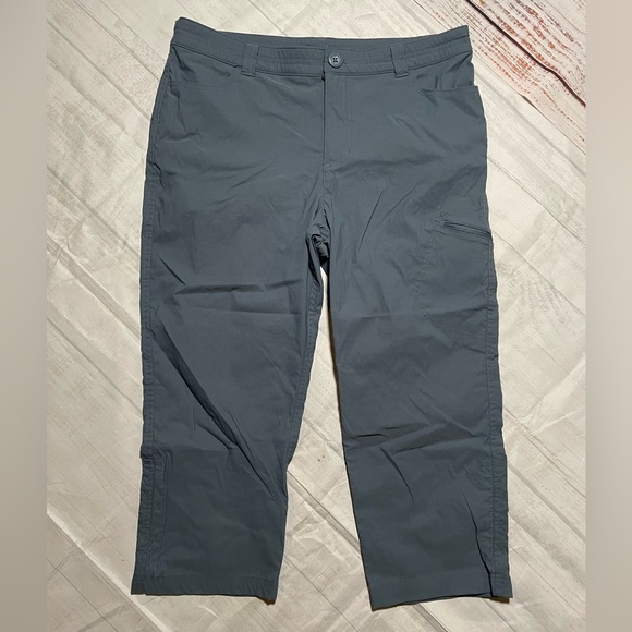 Eddie Bauer Pants - Eddie Bauer Women's Rainier Capri pants in a blue/gray color. Size 8.